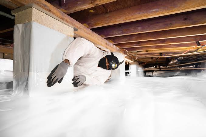 How Do Crawlspace Services Help Reduce Moisture Buildup Beneath Older Homes