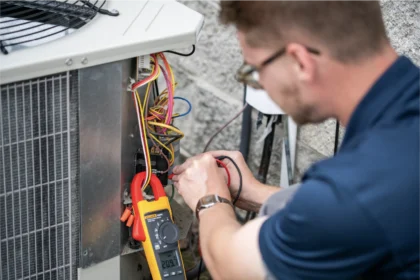 How Does an Air Conditioning Repair Service Help Restore Cooling in Homes with Warm Hallway Zones