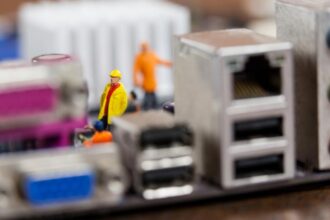 1.6T Optical Transceivers: Key Design Differences for Next-Generation AI Data Centers