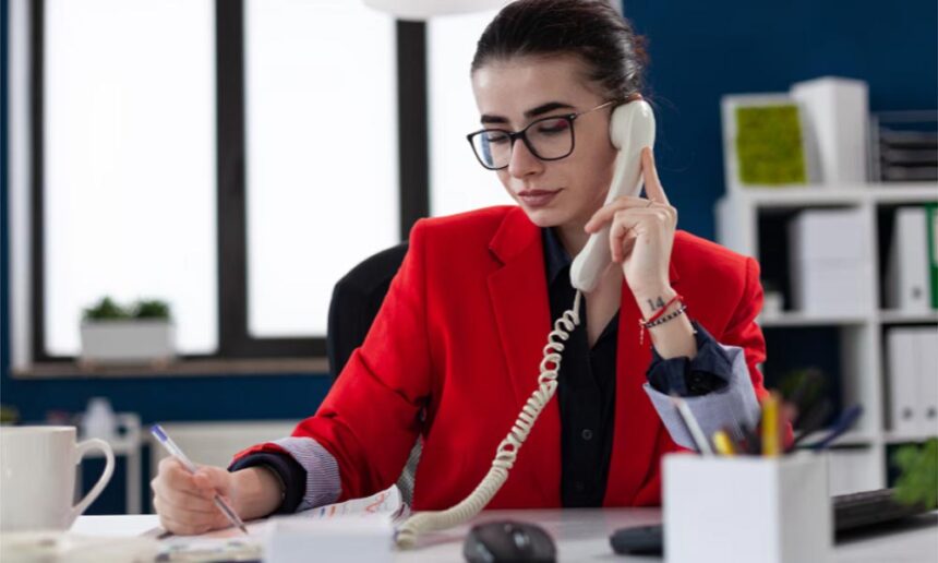 Top 5 Phone Answering Services to Professionally Handle Business Calls for You