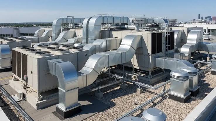 The Role of an HVAC Contractor in Preparing Commercial Buildings for Seasonal Weather Changes