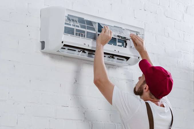 Why Does an Air Conditioning Contractor Matter When Cooling Problems Keep Returning Each Summer