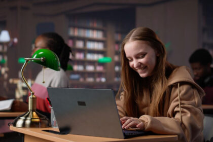 The Growing Popularity of Dissertation Writer AI Among University Students