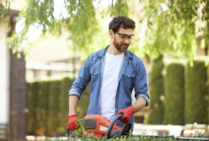 9 Reasons Homeowners Are Choosing Battery-Powered Backyard Tools